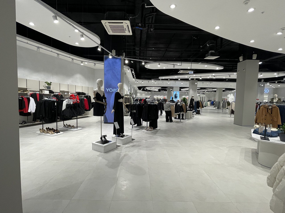 Магазин YOLLO, 1 300 м², ТРЦ Хорошо