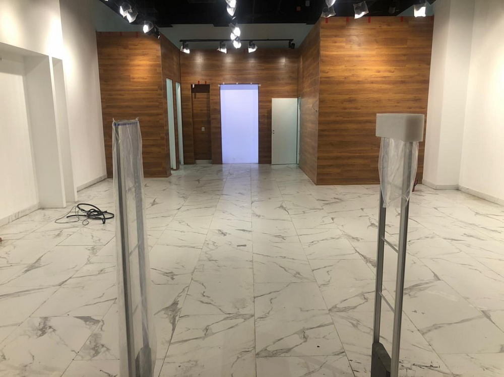 Магазин JONES, 220 м², ТРЦ Европолис