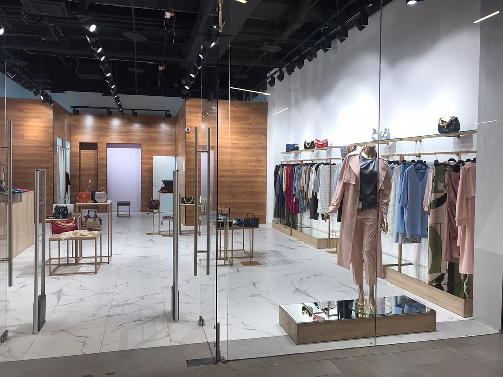 Магазин JONES, 220 м², ТРЦ Европолис